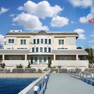 Knickerbocker Yacht Hotel